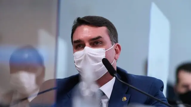 Flávio Bolsonaro na CPI