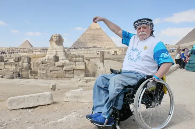 "Я счастливый человек, я открываю планету, несмотря на свои 65 лет"