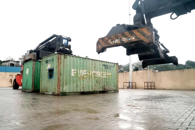 कन्टेनर