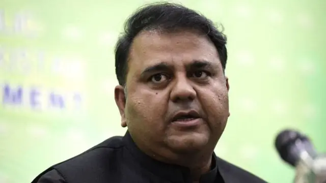 પાકિસ્તાનના સૂચના મંત્રી ચૌધરી ફવાદ હુસૈન