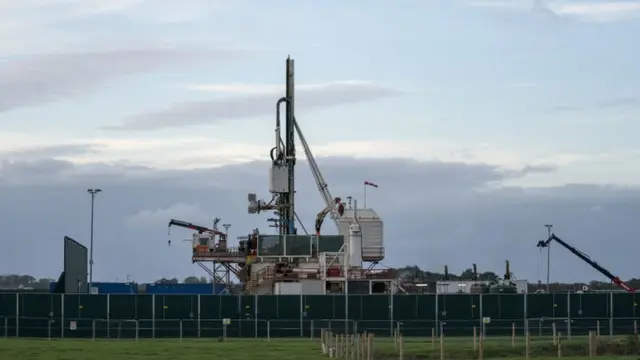 Maquinaria para hacer fracking