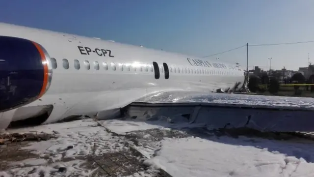 ईरान में विमान हादसा