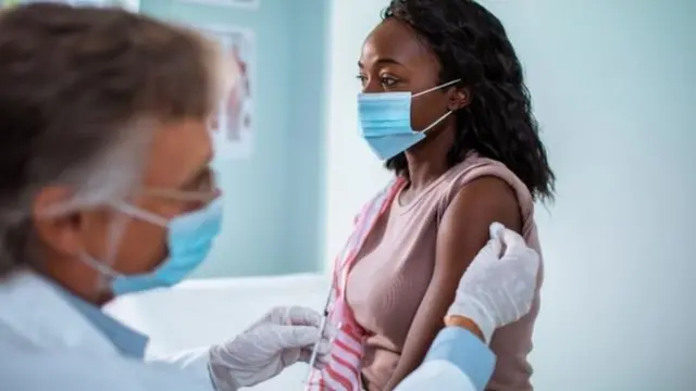 कोरोना, कोव्हिशिल्ड, कोव्हॅक्सिन, लसीकरण