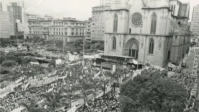 Ato por eleições diretas na praça da Sé, em São Paulo