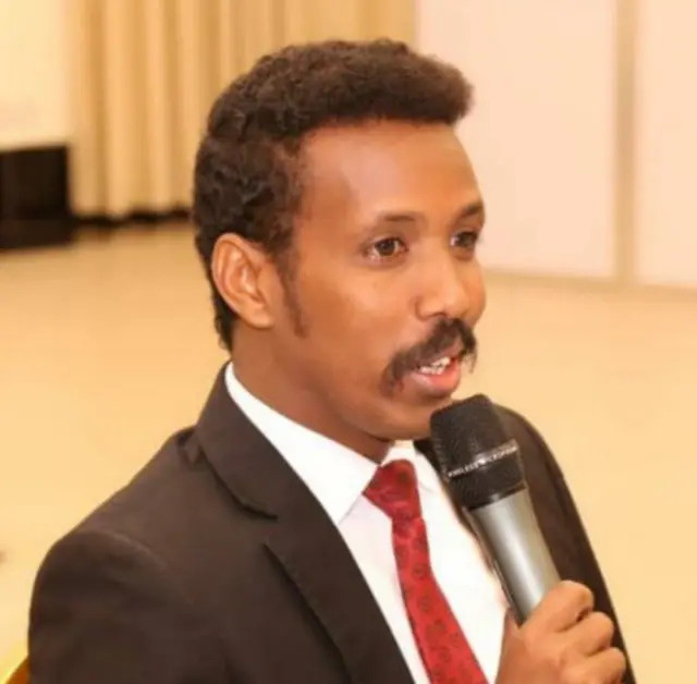 Rooble Daahir, oo falaqeeya siyaasadda