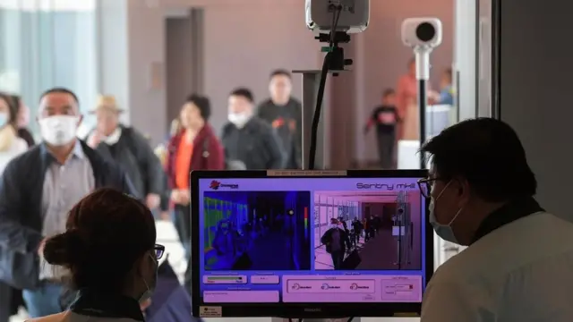 در مبادی ورودی و خروجی از دوربین‌های حرارتی برای تشخیص مبتلایان احتمالی به ویروس کرونا استفاده می‌شود