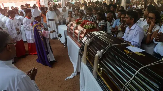 নিহতদের শেষকৃত্য