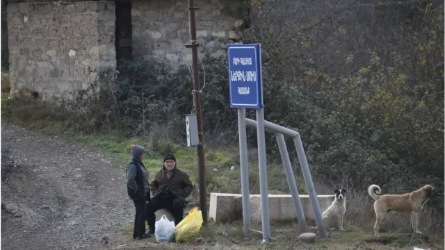 Laçından köçməyi gözləyən erməni ailəsi, bu gün