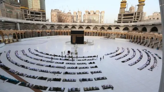 ઈદની ઊજવણીની તસવીર