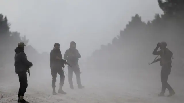 عناصر من قوات الجيش السوري الحر المدعوم من تركيا