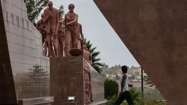 ሓወልቲ ሰማእታት ትግራይ፡ ስርዓት ደርጊ ንምግርሳስ ኣብ ዝተኻየደ ብረታዊ ቃልሲ ንዝተሰውኡ ተጋደልቲ ንምዝካር ዝቖመ ሓወልቲ