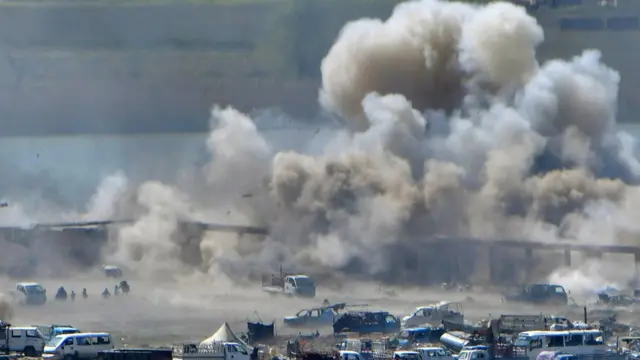 বাঘুজের যুদ্ধের কারণে হাজার হাজার লোক ঘরবাড়ি ছেড়ে পালায়