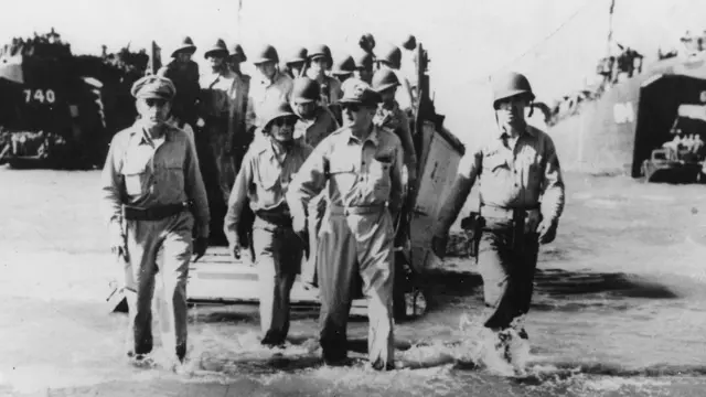Tướng Douglas MacArthur (1880 - 1964)