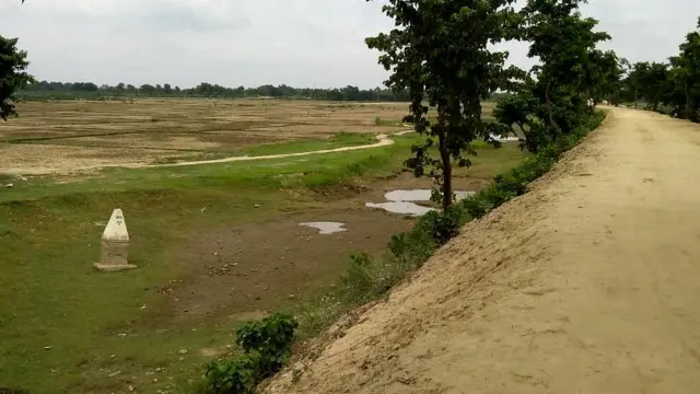 लालबकैयाको तटबन्ध