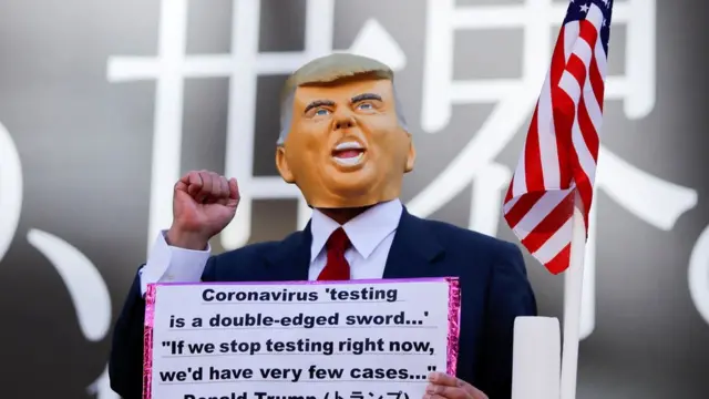 مجسم ساخر من ترامب