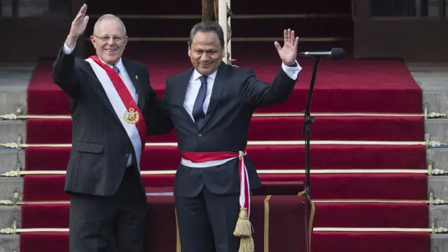 El presidente de Perú, Pedro Pablo Kuczynski, y el ministro de Defensa, Mariano González, el día de la asunción en julio pasado.