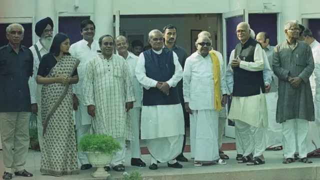 வாஜ்பேயும், தமிழக ஆளுமைகளும் (புகைப்படத் தொகுப்பு)