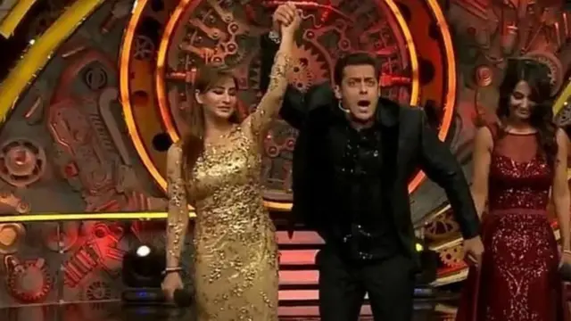 शिल्पाच्या नावाची घोषणा करताना