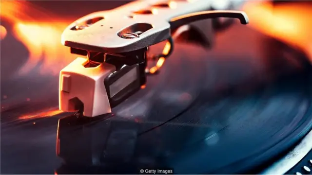 Pemutar rekaman vinyl.