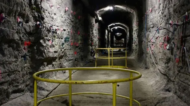 تبحث فنلندا عن طرق لتحذير الأجيال القادمة من الاقتراب من موقع مستودع النفايات النووية الذي تنوي بناءه