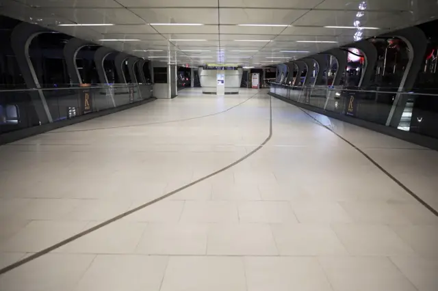 กรุงเทพ โควิด 19 ไวรัสโคโรนา เหงา