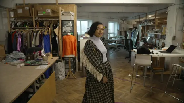 عارضة أزياء