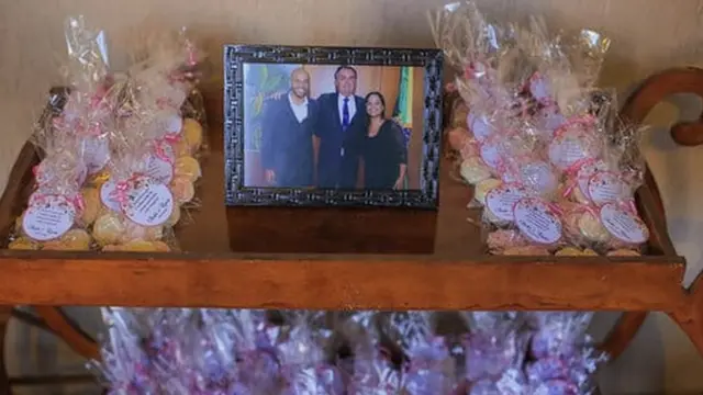 A foto com o presidente fez parte da decoração do casamento de Auder e Quezia