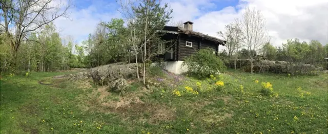 Panorama de los jardines de la cabaña.
