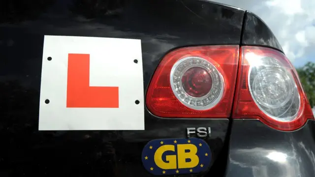 ป้ายใบขับขี่ชั่วคราวรูปตัว L ของอังกฤษ