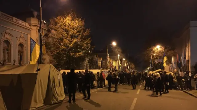 наметове містчко під парламентом