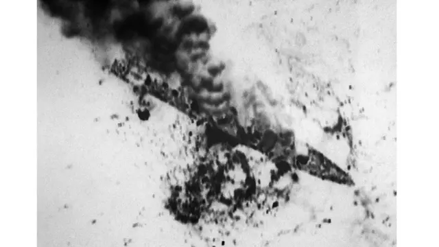 ناوچه الوند نیروی دریایی ارتش به علت اصابت موشک‌های ضد کشتی و بمب‌های هدایت تلویزیونی و لیزری در عملیات آخوندک بشدت آسیب دید اما غرق نشد