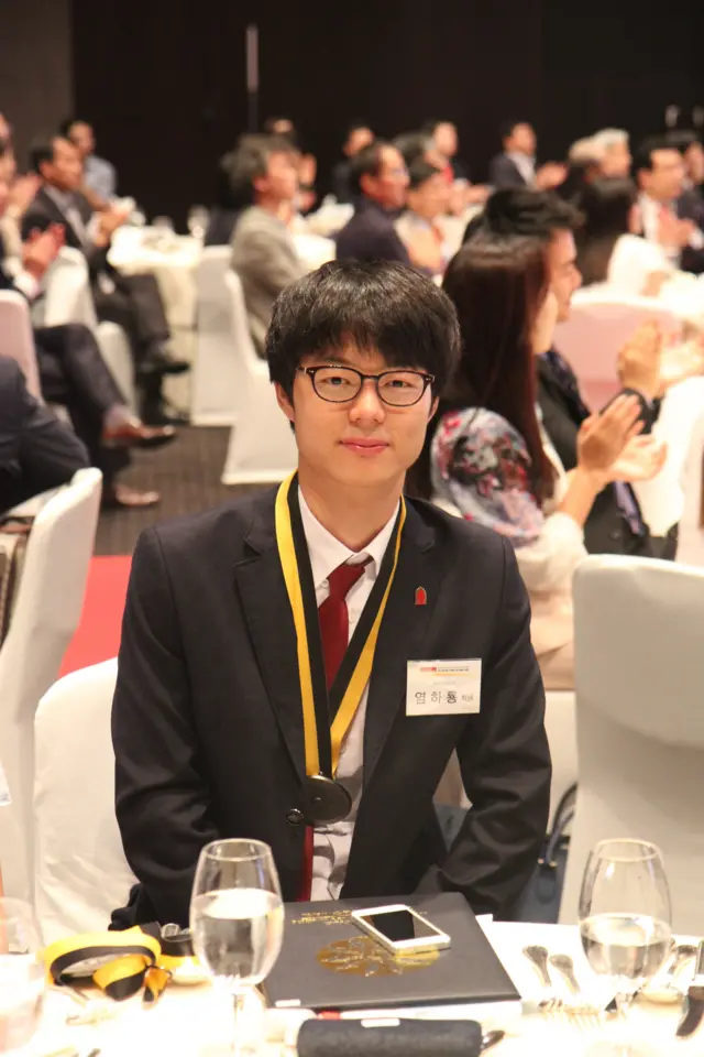 태훈 씨와 처음 함께 살게 된 꼬마 하룡이는 이제 20대 성인이 됐다