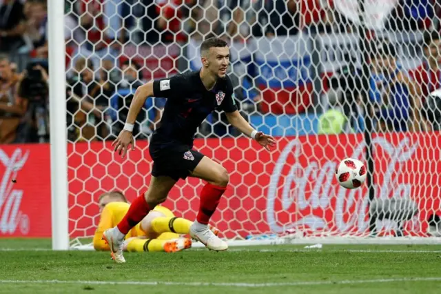 Perisic aprovechó una indecisión de Walker para conseguir el empate.