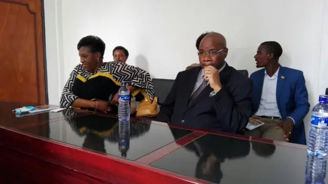 Bamwe mu bagize umurwi CVR- Clotilde Niragira(ibibamfu) Laurent Kavakure(iburyo)