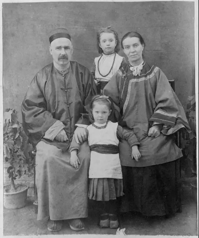 李提摩太全家1887年在山西