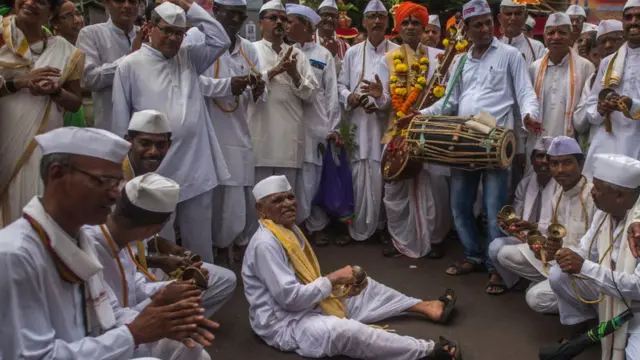 आषाढी एकादशी 2022: यावर्षी 'पाऊले चालणार पंढरीची वाट', प्रत्यक्ष वारीला परवानगी