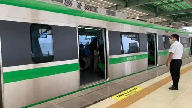Cận cảnh toa tàu Cát Linh-Hà Đông