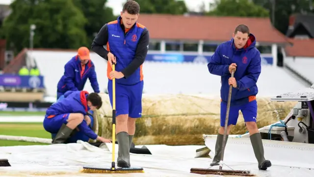 వర్షం, క్రికెట్