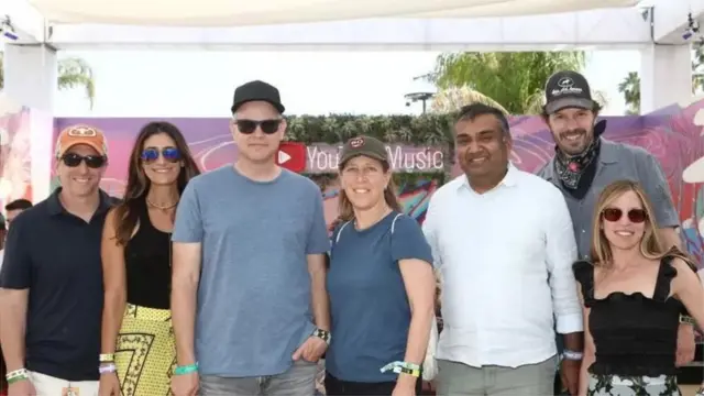 2019లో సుసాన్ వోజిస్కీ, నీల్ మోహన్ బృందం