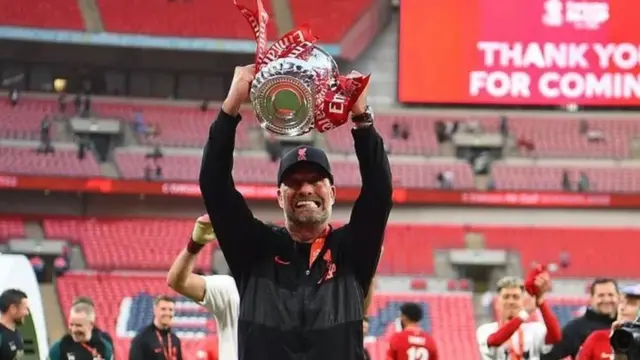 كلوب يرفع كأس الاتحاد الإنجليزي