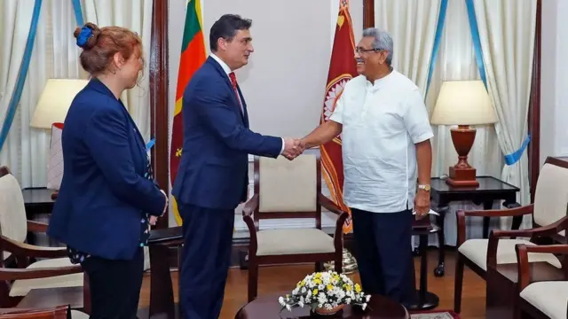 இலங்கை நாடாளுமன்றத்தை கலைக்கும் தேதியை அறிவித்தார் ஜனாதிபதி