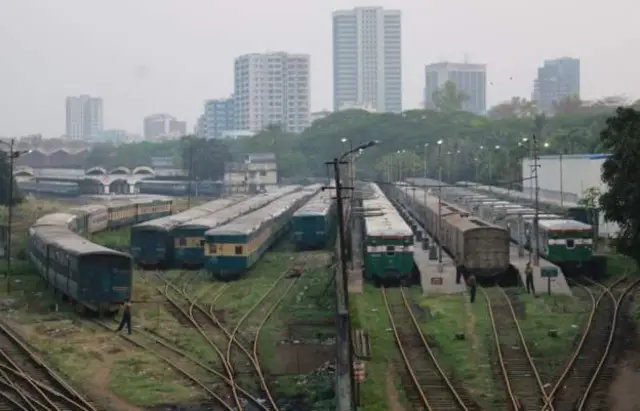 করোনাভাইরাসে থমকে আছে বিশ্ব