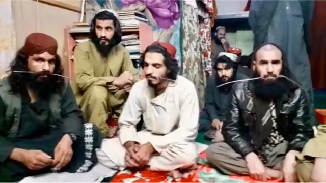 در تصاویری که زندانیان از داخل به بی‌بی‌سی فرستاده‌اند، دیده می‌شود که چندین زندانی در اتاق‌های مزدحم نگهداری می‌شوند.