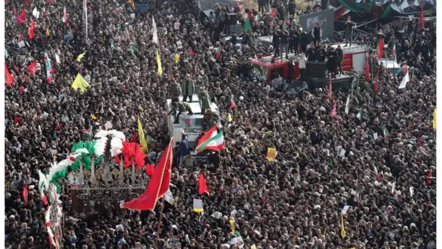 Milhares acompanham funeralnovibet bônus como funcionaSoleimani