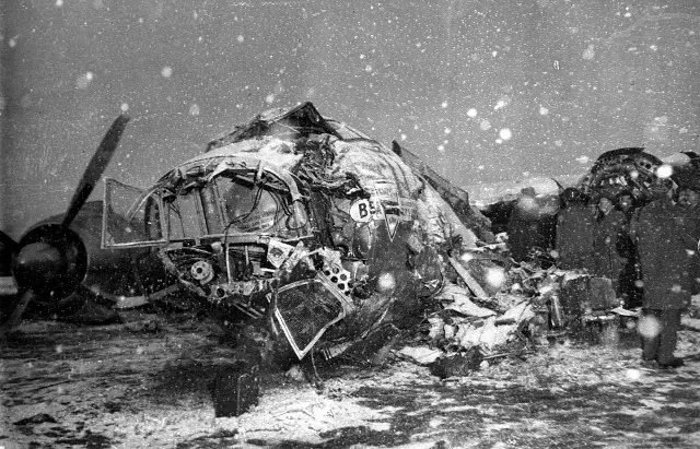 Ndege iliyokuwa imebeba timu ya Manchester United ilianguka mjini Munich