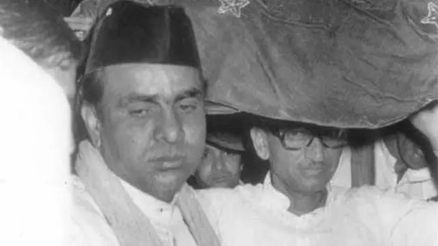 अजमेर शरीफ में हेमवती नन्दन बहुगुणा