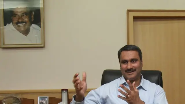 அன்புமணி - ராமதாஸ்.