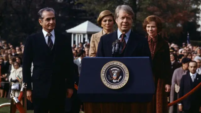 كارتر والشاه