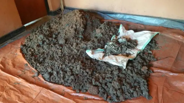 Masalio hayo yanakusanywa kando katika nyumba moja.