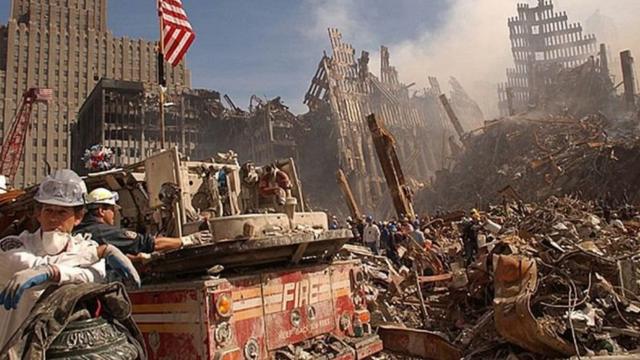 استهدفت طائرتان برجي مركز التجارة العالمي في نيويورك في 11 سبتمبر 2001